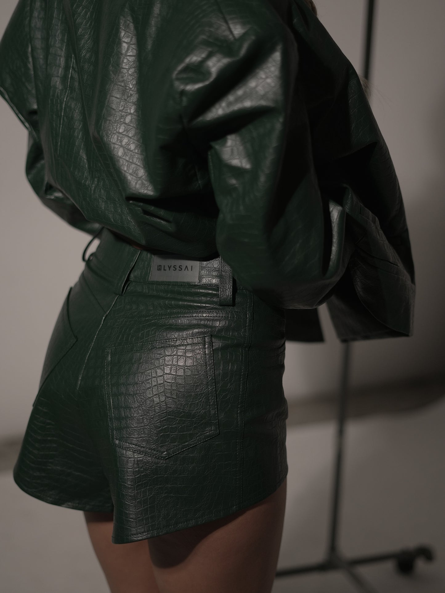 CROCODILE HIGH-LOW SHORTS